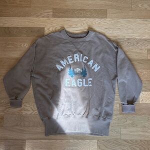 American Eagle crew neck